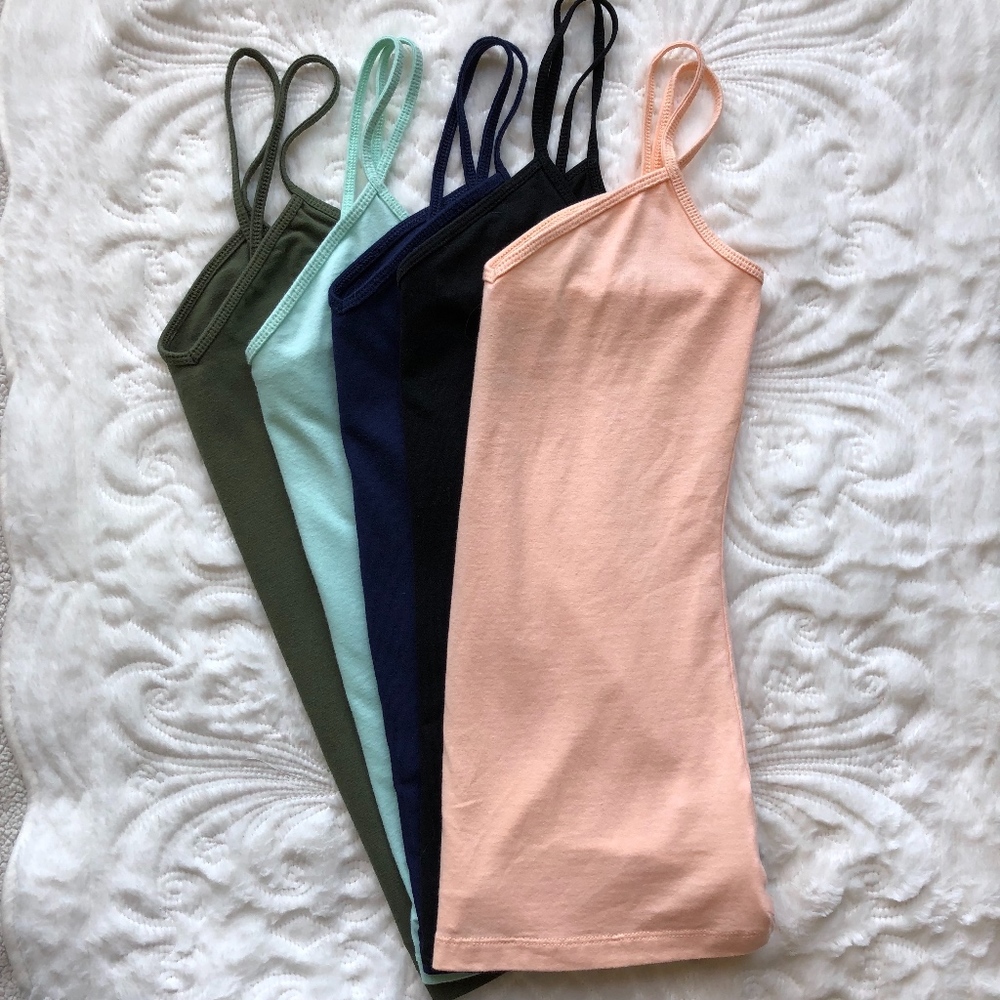 🌸FIVE! V-Neck Tank Tops🌸
